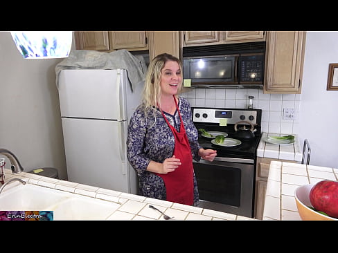 ❤️ Stepmom milking anjeunna di dapur saméméh tanggal na ❤ porno di urang ️❤